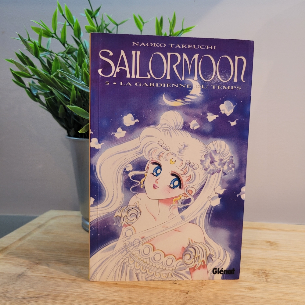 Sailor Moon Graphic Novel - Purple Cover